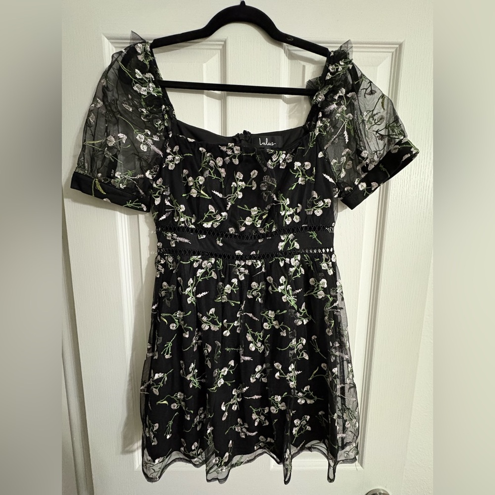 Stunning Lulus Black Floral Dress